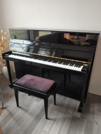superbe-piano-yamaha-lu-201c-noir-laque-a-4000-euros-big-0
